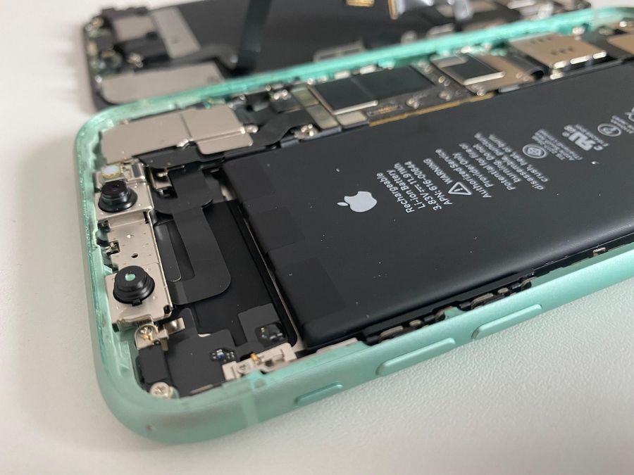 Remplacement de batterie d'iPhone 13